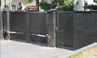 Розпашні або відкатні ворота - переваги та недоліки